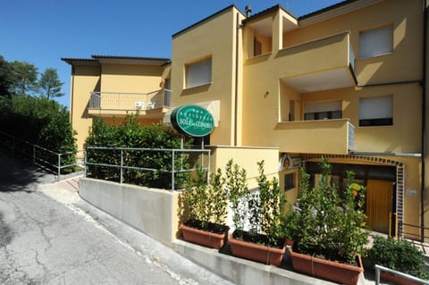 Facade/entrance