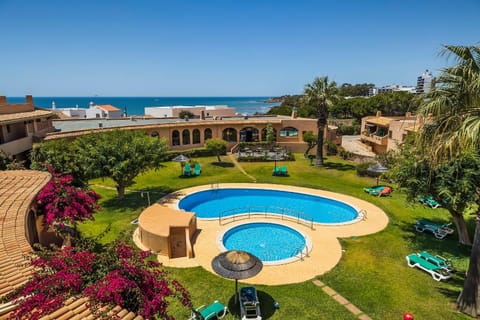 Property building, Garden, Sea view, Swimming pool