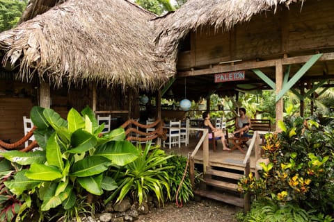 Restaurant/places to eat, Dining area