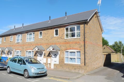 Property building, Facade/entrance, Street view, Parking