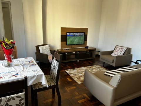 Communal lounge/ TV room, TV and multimedia, Living room, Seating area, Dining area, Evening entertainment