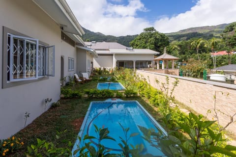 Property building, Garden, Garden view, Pool view, Swimming pool