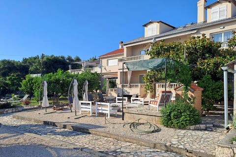 Property building, Garden, Balcony/Terrace, Garden view, sunbed