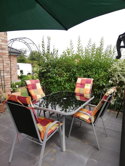 Property building, BBQ facilities, Balcony/Terrace
