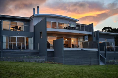 Facade/entrance, Sunrise