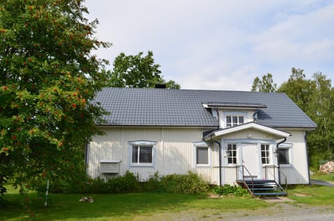 Luntinmäen omakotitalo Villa in Finland