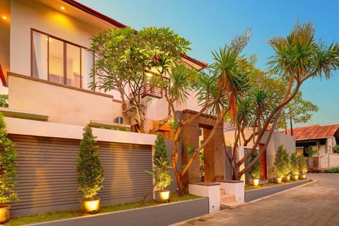 Property building, Facade/entrance