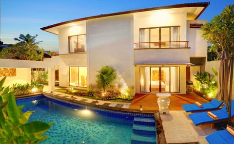 Property building, Pool view, Swimming pool
