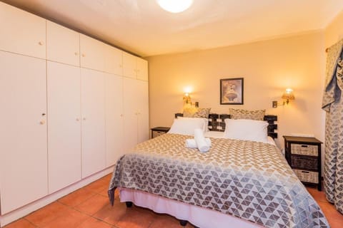 AJEE B&B Bed and Breakfast in Cape Town