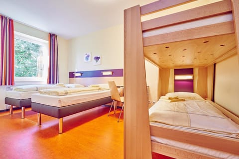 Bed, Bedroom, bunk bed