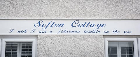 Sefton Cottage House in Deganwy