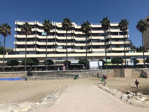 Facade/entrance, Sea view