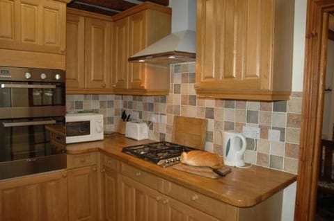 Neuadd Arms Hotel Hotel in Treflys