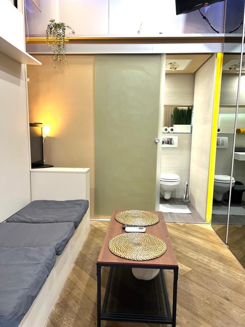Bed, Kitchen or kitchenette, Living room, Photo of the whole room, Seating area, Dining area, Bedroom