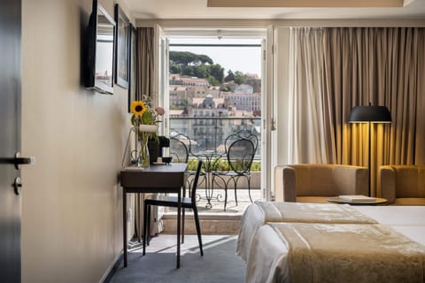 Balcony/Terrace, City view, Landmark view, Street view, Area and facilities