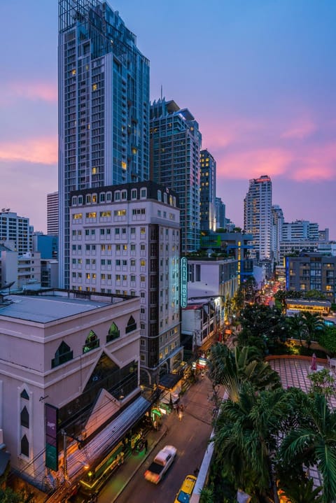 Neighbourhood, Sunrise
