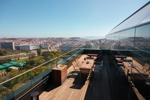 Balcony/Terrace, City view
