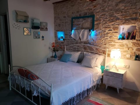 Apartments Miki Bed and Breakfast in Komiža