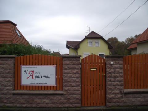 Facade/entrance, Street view