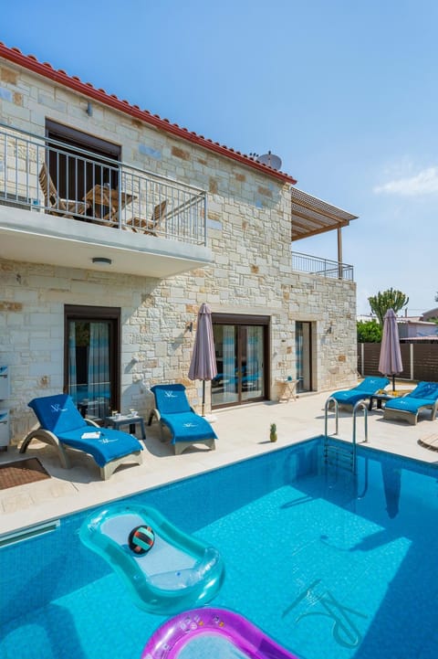 Property building, Pool view, Swimming pool