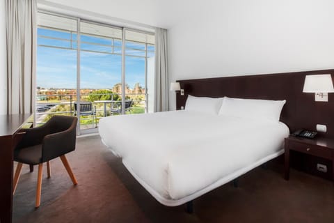 Bed, Balcony/Terrace, Bedroom