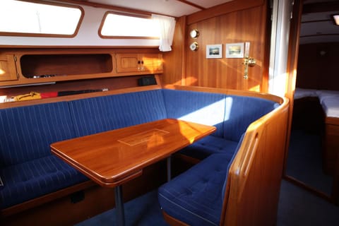 Living room, Photo of the whole room, Seating area, Dining area