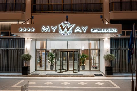 Facade/entrance