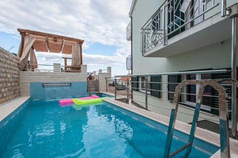 Facade/entrance, Swimming pool, Swimming pool