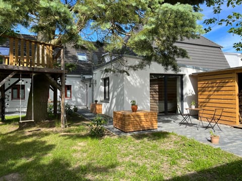 Facade/entrance, Garden, Garden, Balcony/Terrace, Inner courtyard view