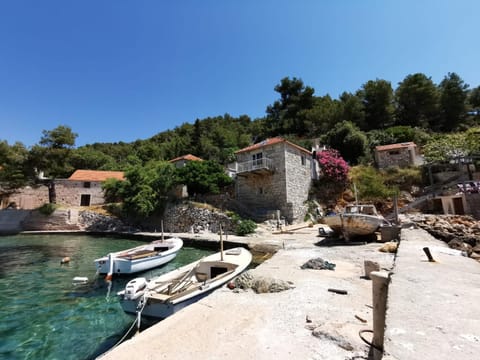 Kamena kućica House in Dubrovnik-Neretva County