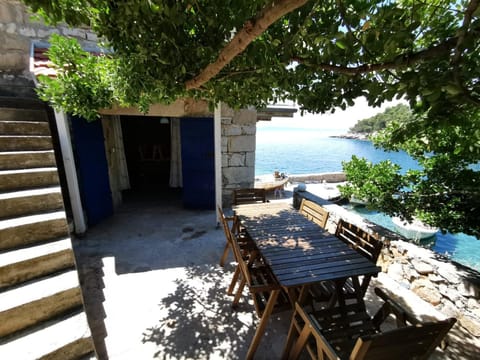 Kamena kućica House in Dubrovnik-Neretva County