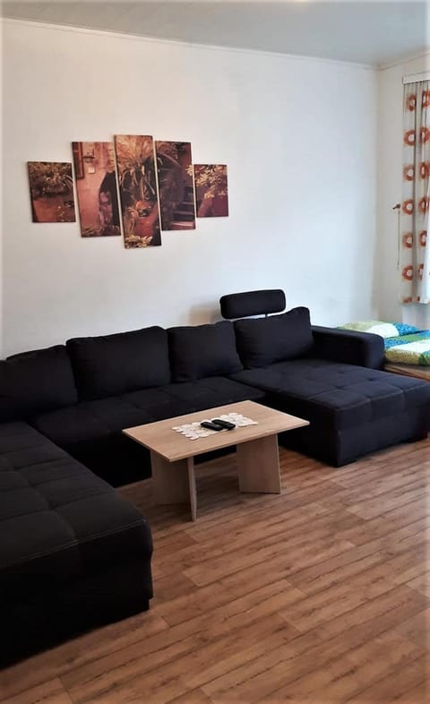 Staff, Living room, Photo of the whole room