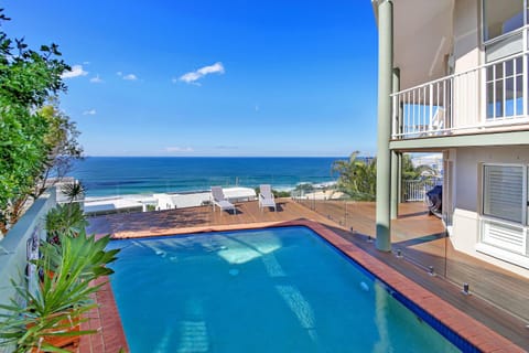Balcony/Terrace, Sea view, Swimming pool, sunbed