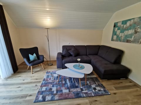 Haus Weingarten APPARTEMENTS-ZIMMER Bed and Breakfast in Cochem-Zell