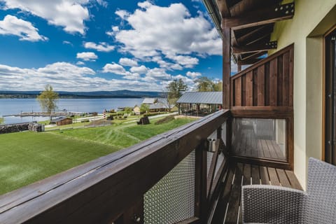 Balcony/Terrace, Beach, Garden view, Lake view