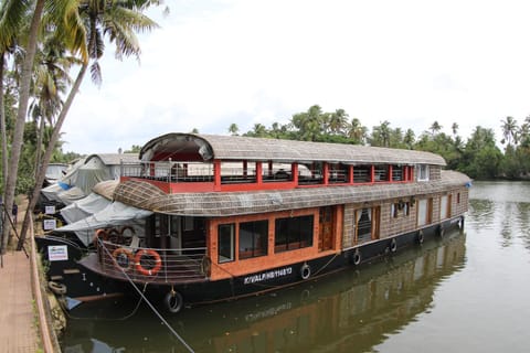 Property building, Lake view