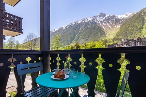Balcony/Terrace, Mountain view