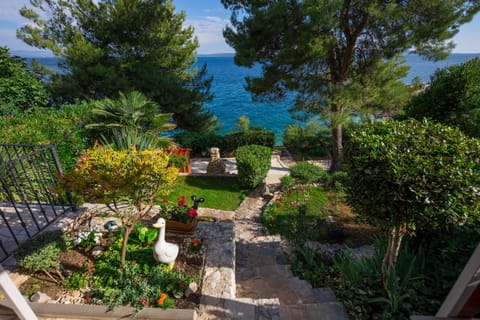 Patio, Day, Summer, BBQ facilities, Garden, On site, Garden view, Sea view