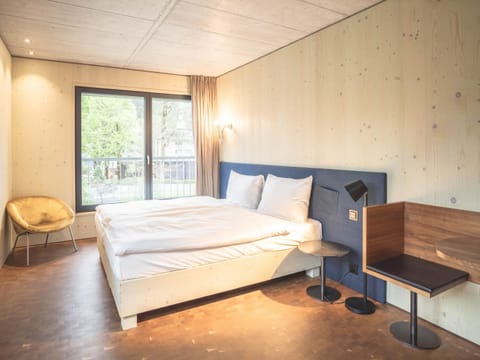 Bed, Photo of the whole room, Seating area, Bedroom