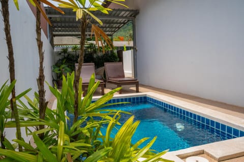Pool view, Swimming pool, sunbed