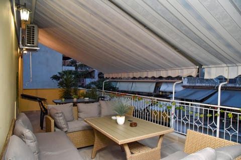 Roof Central Suite Apartment in Kavala