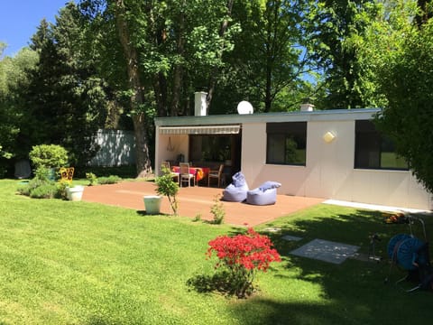 Property building, Garden, Balcony/Terrace