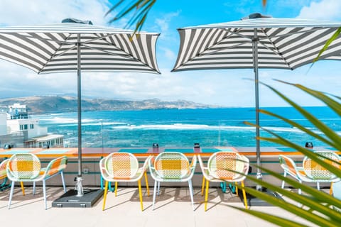 Restaurant/places to eat, Balcony/Terrace, Sea view