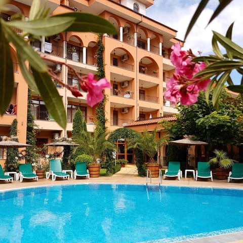 Property building, Patio, Swimming pool