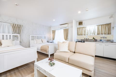 Bed, Kitchen or kitchenette, Living room, Photo of the whole room, Bedroom