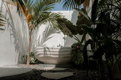 Romantic private villas Bayrin private villas Luxury tent in Nusapenida