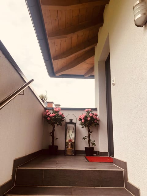 Facade/entrance, On site