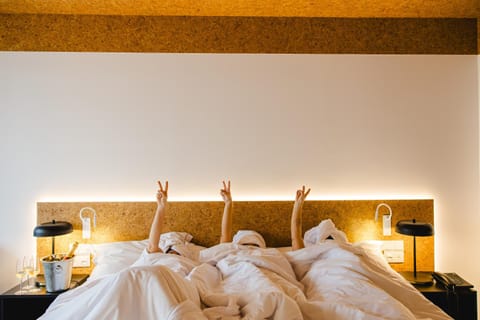 Bedroom, Family