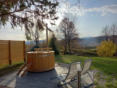 Patio, Garden, Hot Tub, Spa and wellness centre/facilities