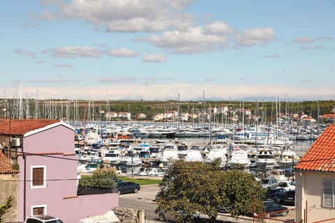 Sea view, Street view